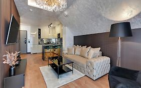 Granaria Deluxe & Riverside By Downtown Apartments